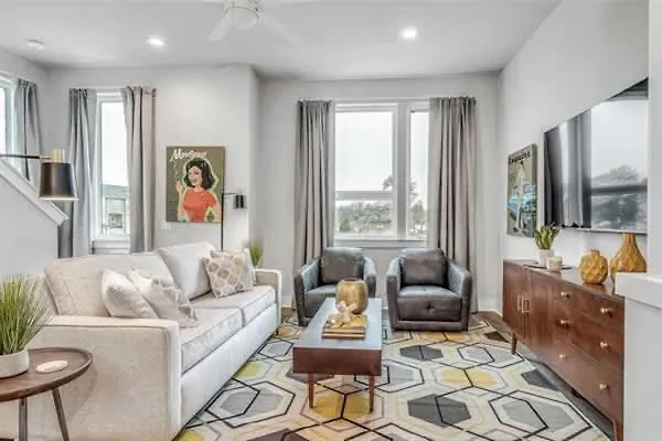 Apartment Nash Getaway - Private Rooftop Patio - Sleeps 12 Nashville