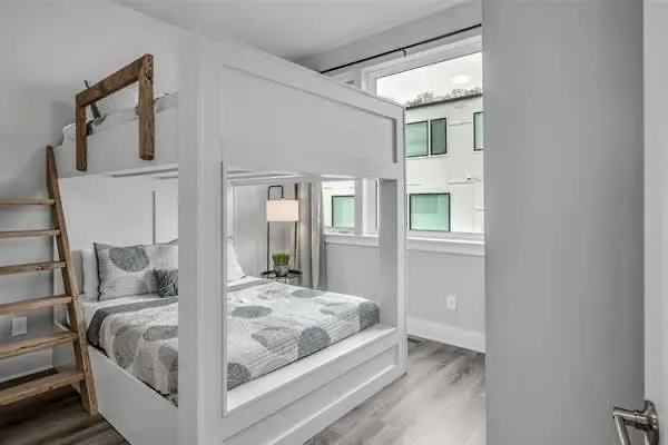 Nash Getaway - Private Rooftop Patio - Sleeps 12 Nashville