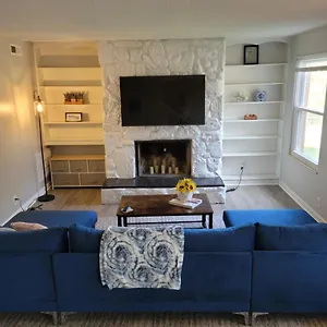  Apartment Cheerful 3 Bedroom Townhouse In Central